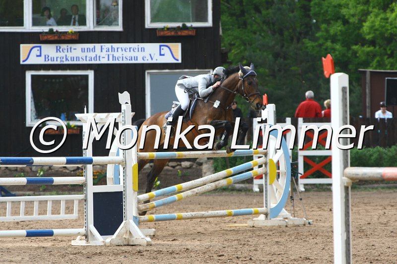 104M4080_Blue Sky_Spring M.JPG